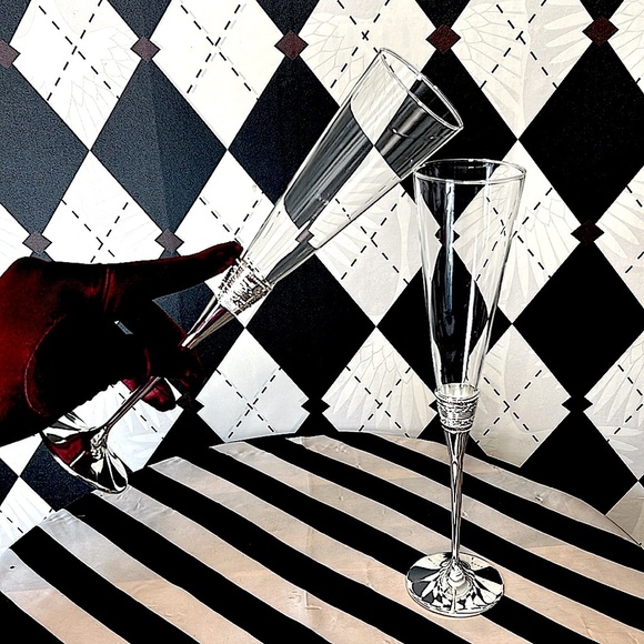 Vera Wang “With Love” Champagne Flutes – Pair | Silver Stem - Picture 9 of 12